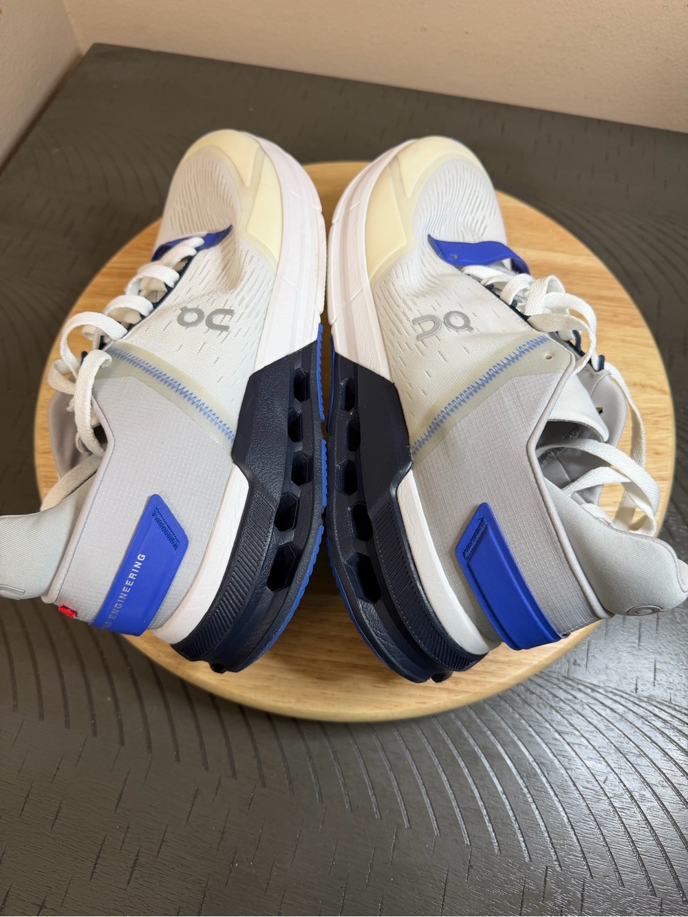 On Cloud Men’s nova Flux running shoes - Picture 6 of 11